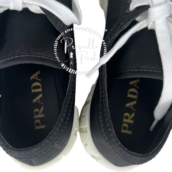 NWB Prada
Double Wheel low-top sneakers 38.5 Black White Platform Sole Logo - Picture 8 of 13